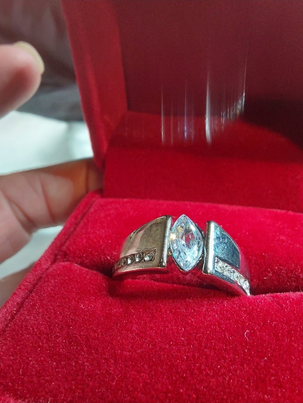 LOVELY Ringʻþ⁴ - Picture 7 of 8